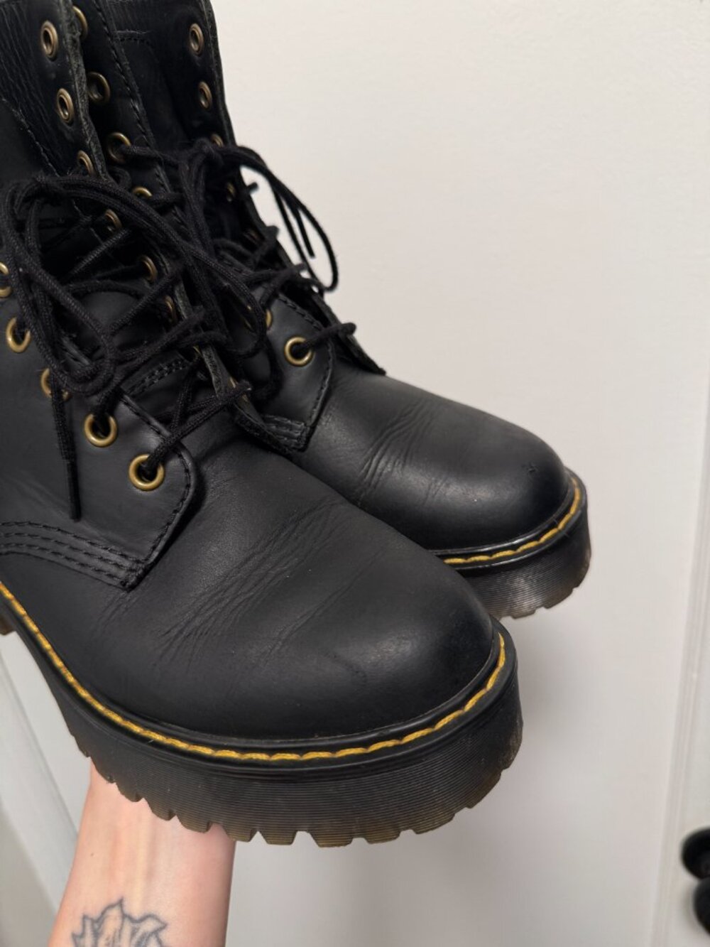 Doc Marten Shriver Hi Boots - Picture 3 of 9